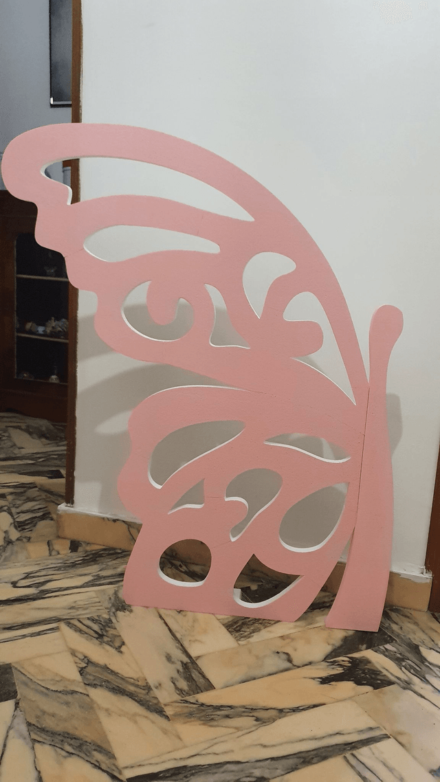 FARFALLA IN POLISTIROLO INTAGLIATA